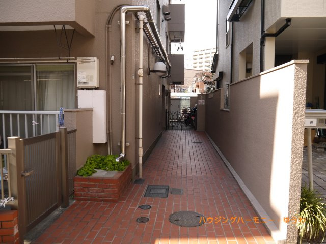 【エントランス】 | 巣鴨コーポラス | 清廉とされたエントランスになっています。