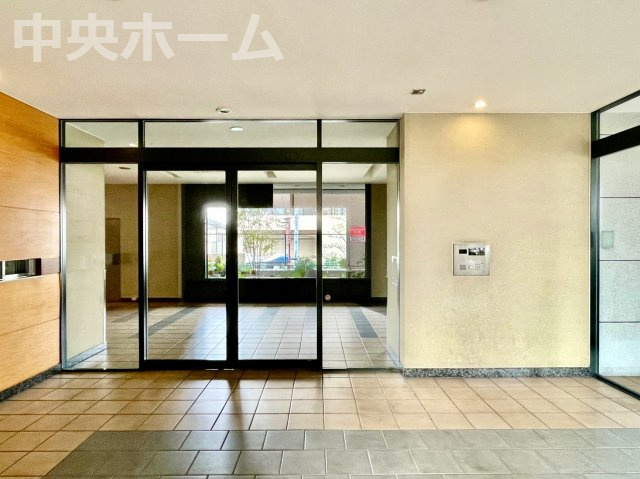 パンテオン小岩の防犯設備|【オートロック】オートロックシステムでセキュリティ充実。当たり前ですが、安全で安心して暮らすのって大事ですよね。お探しのご条件でオートロック付きの物件を探す方も多いですがやはりセキュリティは大事です。