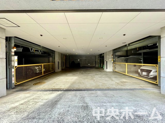 パンテオン小岩の駐車場|【敷地内駐車場】最新の空き状況や費用などの詳細は担当スタッフまでお問い合わせください。