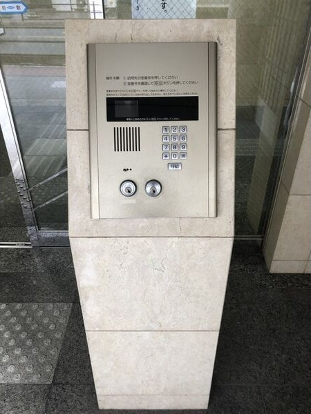 ラファイン江坂のエントランス
