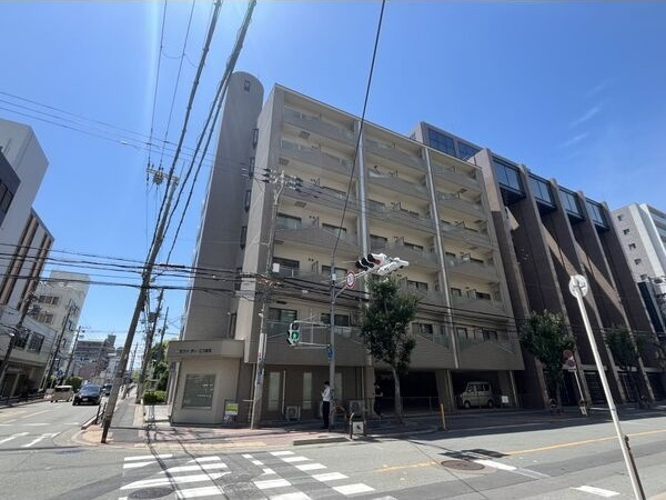 ラファイン江坂の外観