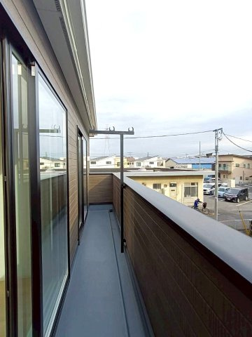 吉川市　吉川1丁目　新築戸建　全1棟のバルコニー|陽当たり良好なバルコニーです