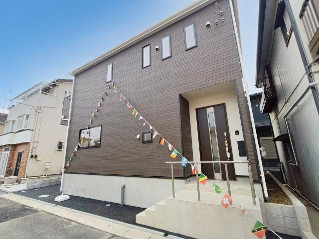吉川市　吉川1丁目　新築戸建　全1棟の外観|シンプル上品な佇まい。長く愛せるデザイン