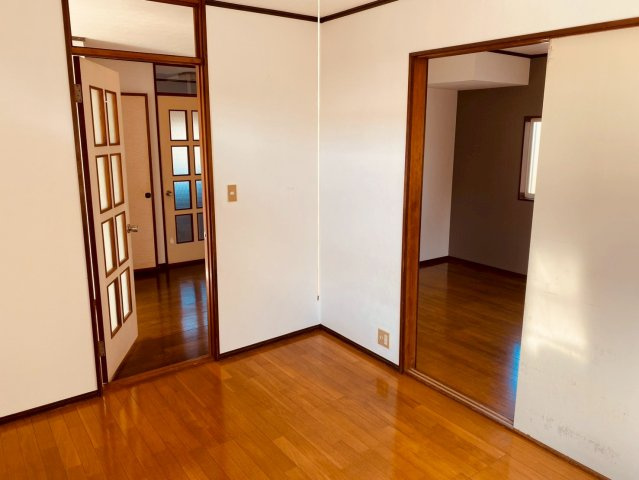 八街ほ　中古戸建の洋室