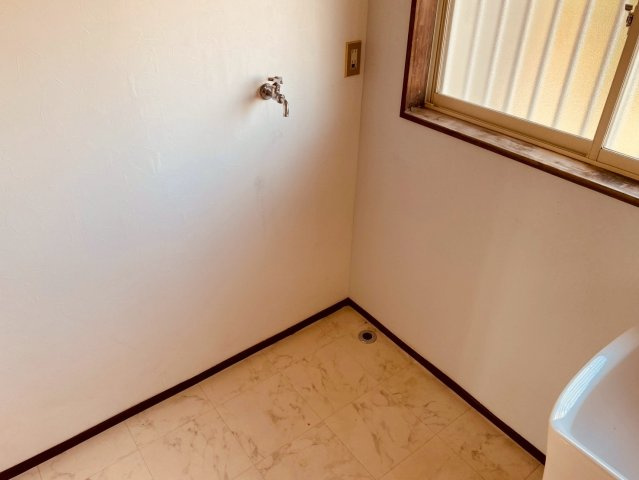 八街ほ　中古戸建のランドリースペース