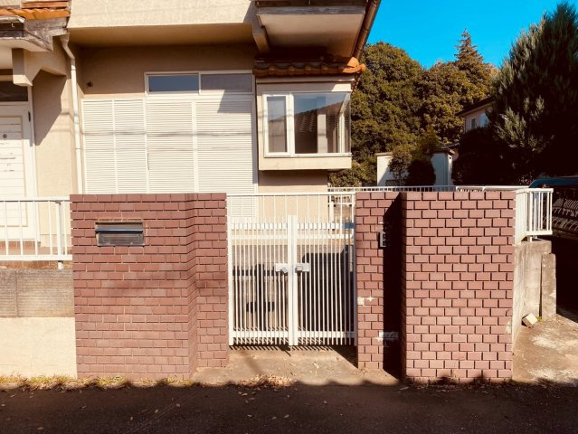 八街ほ　中古戸建のエントランス