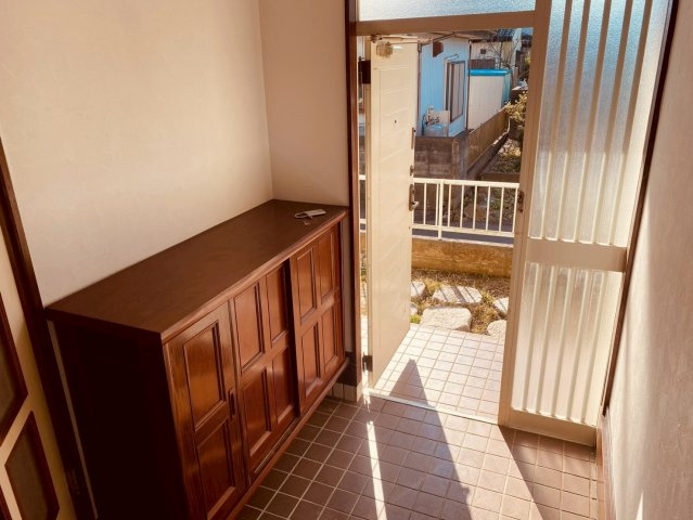 八街ほ　中古戸建の玄関