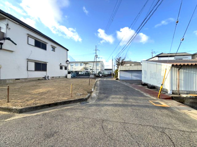 【前面道路含む現地写真】 | 【プレイワーク小田町】和気小・建築条件なし・更地渡し・北西角地・和泉市小田町2丁目 | 前面道路含む現地写真です