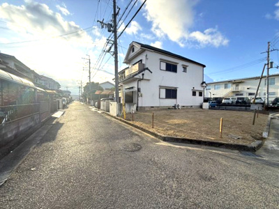 【前面道路含む現地写真】 | 【プレイワーク小田町】和気小・建築条件なし・更地渡し・北西角地・和泉市小田町2丁目 | 前面道路含む現地写真です