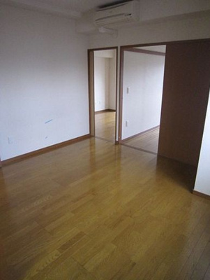 【居間・リビング】 | 錦糸パーク・ヤマト | ゆったりとした居間です