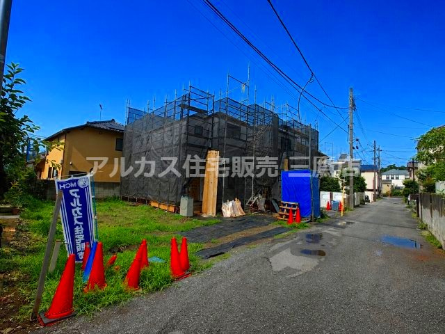 西東京市向台町2丁目 西武新宿線 田無駅 新築戸建ての前面道路含む現地写真