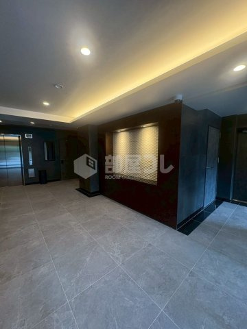 スパシエ幡ヶ谷のエントランス