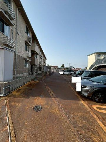 フェリシアの駐車場