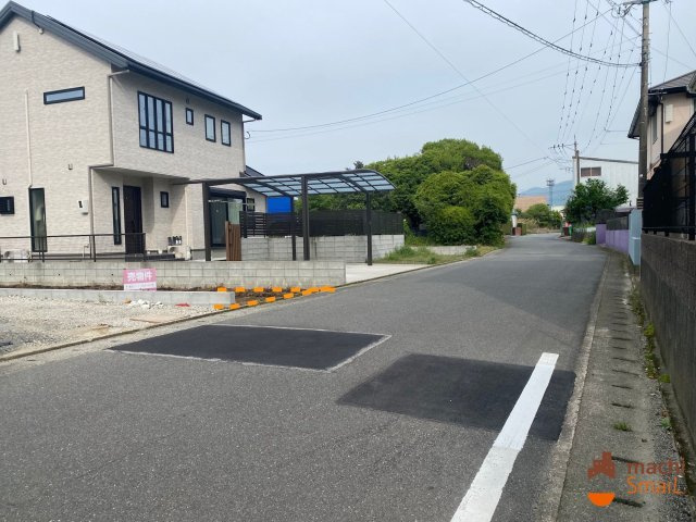 久留米市山川安居野３丁目　売り土地【D号地】の前面道路含む現地写真|全面6m道路西側から撮影