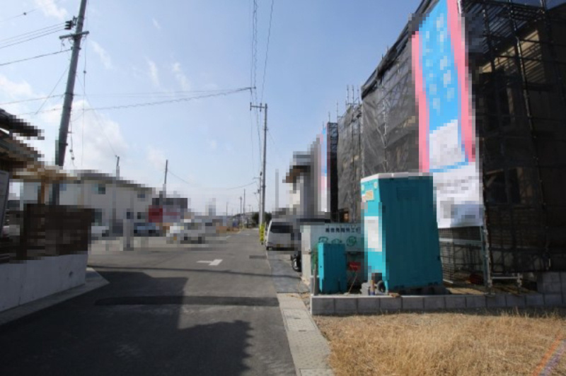中須賀町（第1）　新築戸建　3号棟【全３区画】の前面道路含む現地写真|3号棟　南側　道路幅員　5.0ｍ　接面　8.2ｍ
