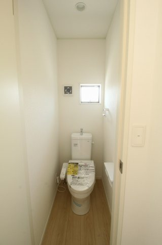 中須賀町（第1）　新築戸建　3号棟【全３区画】の前面道路含む現地写真|3号棟　南側　道路幅員　5.0ｍ　接面　8.2ｍ