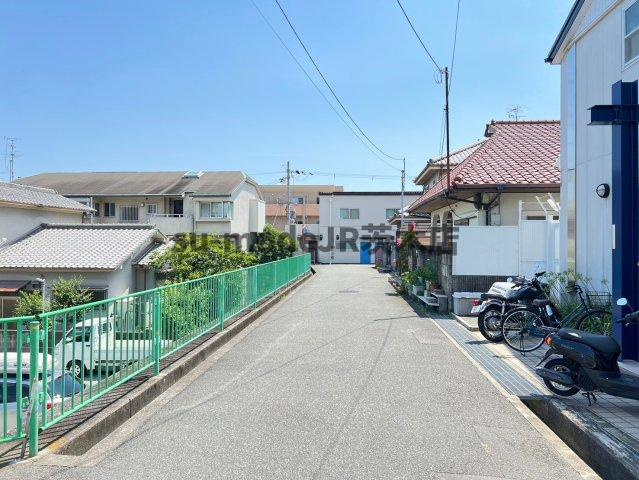 ローズミード総持寺の周辺