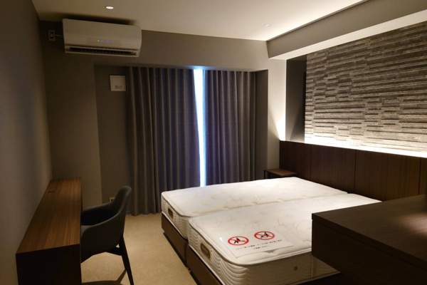 【その他共用部分】 | 【ゲストルーム】4階ゲストルーム　～Suite～　シンプルモダンテイストの落ち着いたツインルーム！