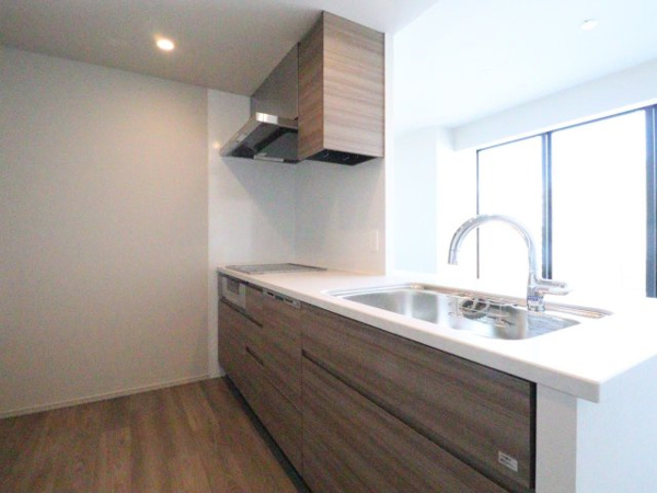 【キッチン】 | 【キッチン】カウンターキッチンとなっており、景色を楽しみながらお料理していただけます◎