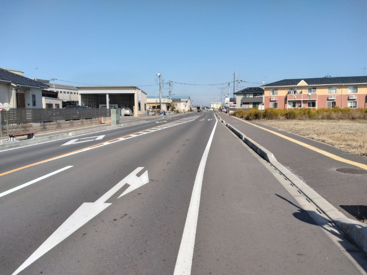 真岡市中萩１丁目　土地の前面道路含む現地写真