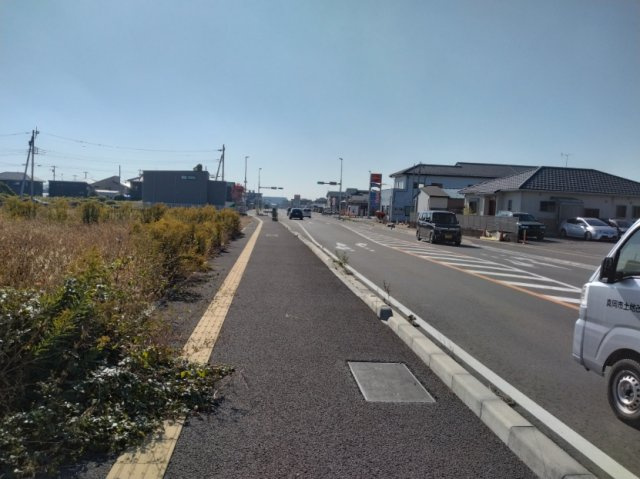 真岡市中萩１丁目　土地の前面道路含む現地写真