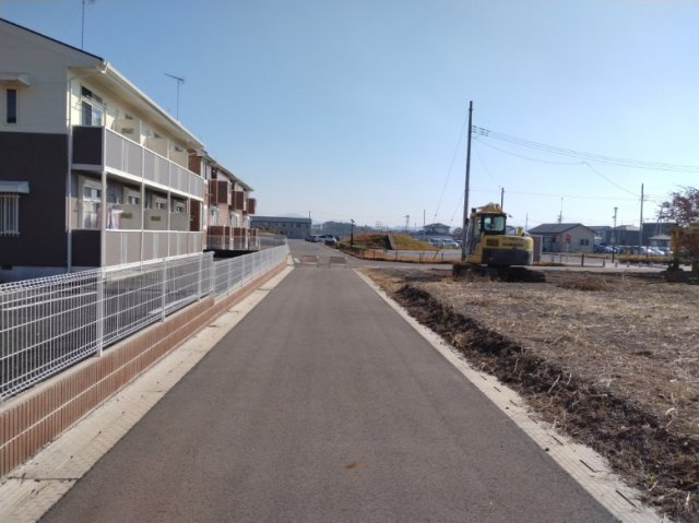真岡市中萩１丁目　土地の前面道路含む現地写真