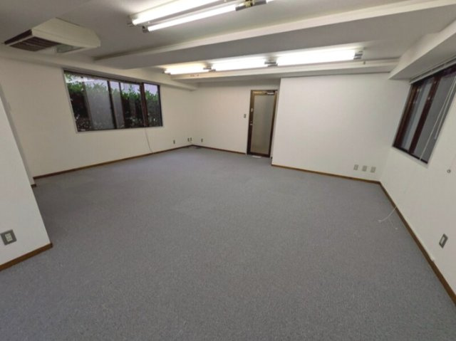 内村芝ビルの内装