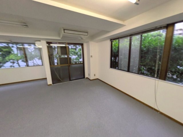 内村芝ビルの内装