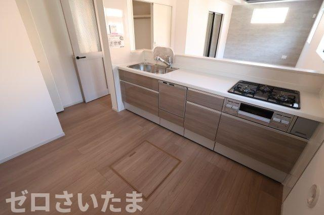 《仲介手数料無料》久喜市久喜東５丁目33-22新築一戸建てリガーレのキッチン