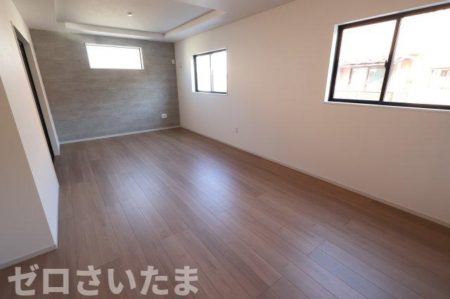 《仲介手数料無料》久喜市久喜東５丁目33-22新築一戸建てリガーレの居間・リビング