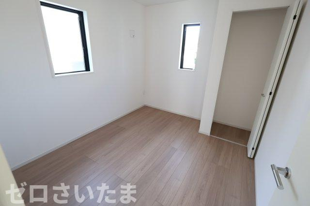 《仲介手数料無料》久喜市久喜東５丁目33-22新築一戸建てリガーレの洋室