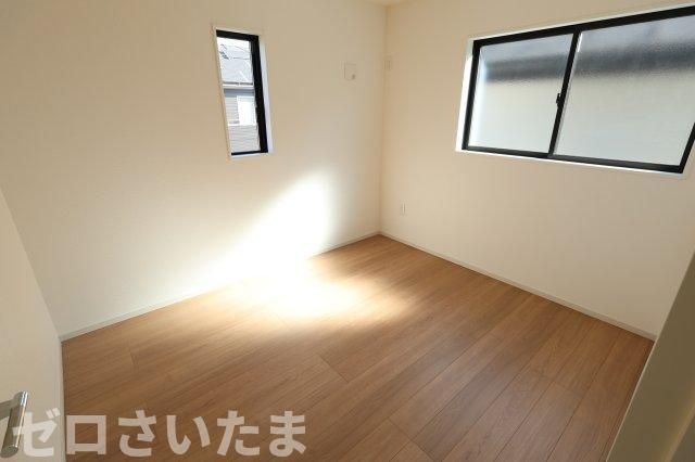 《仲介手数料無料》久喜市久喜東５丁目33-22新築一戸建てリガーレの洋室