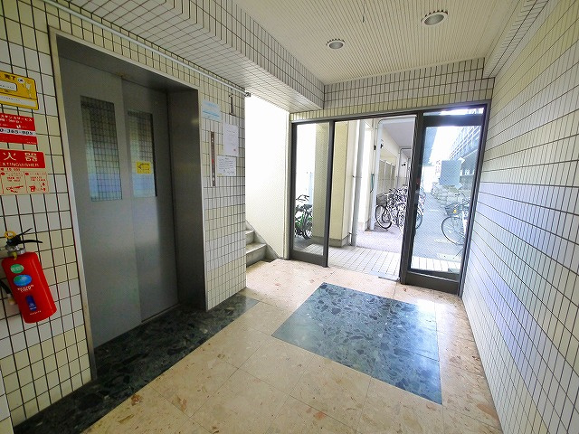 グレーシィFのエントランス|ゆとりのあるエントランスです