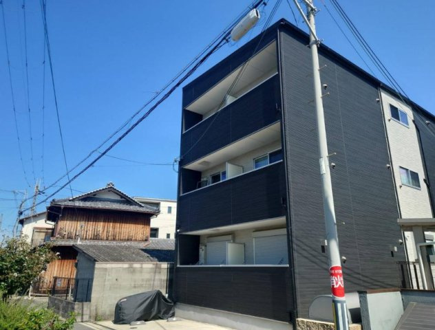 泉佐野市大宮町　一棟築浅アパートの外観
