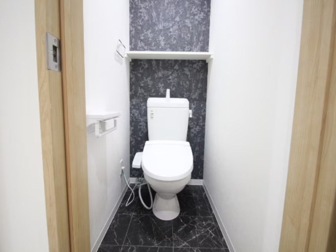 泉佐野市大宮町　一棟築浅アパートのトイレ