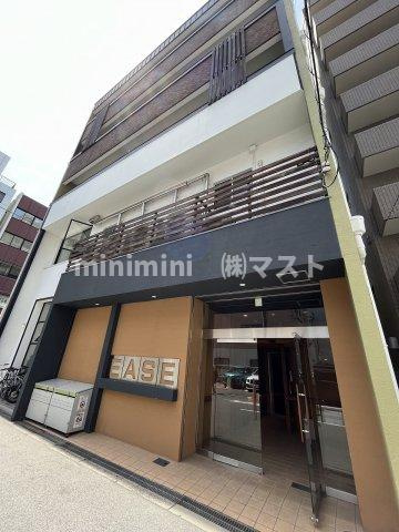 EASEのエントランス
