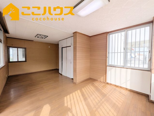 南城市知念字海野　中古一戸建ての寝室|洋室14帖