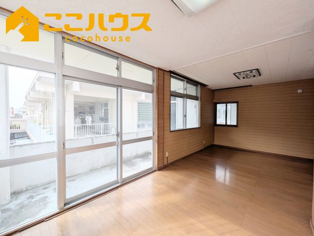 南城市知念字海野　中古一戸建ての寝室|洋室14帖