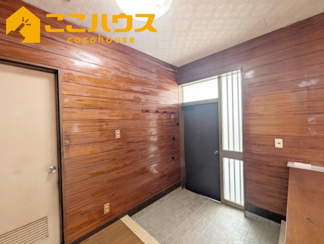 南城市知念字海野　中古一戸建ての玄関|玄関