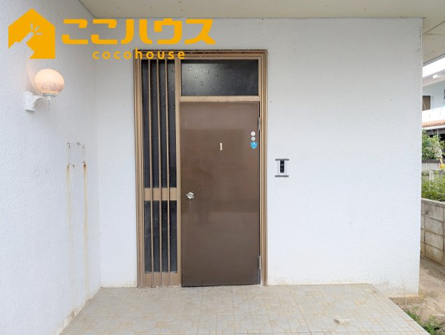 南城市知念字海野　中古一戸建ての玄関|玄関