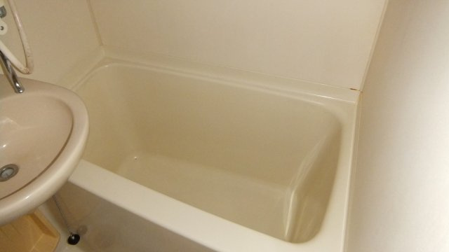 カーサフロール西船の浴室|お風呂は給湯付きです。