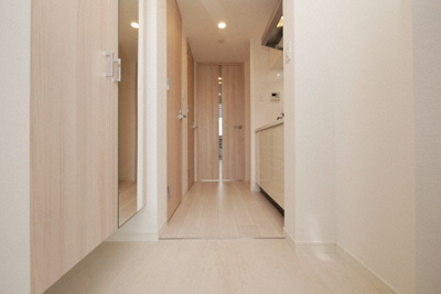 【玄関】 | S-RESIDENCE難波大国町Tres | 収納もある玄関です