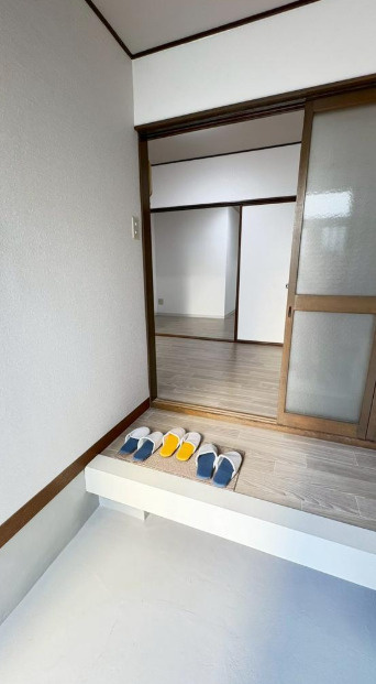 大阪市福島区海老江8丁目　中古戸建の玄関