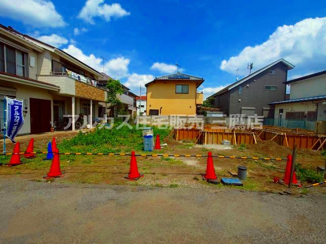 西東京市向台町2丁目 西武新宿線 田無駅 新築戸建ての前面道路含む現地写真