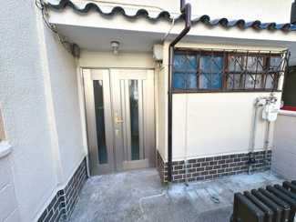 【エントランス】 | 奥本町１丁　中古テラスハウス | 長池昭和第二幼稚園まで約188ｍ！小さなお子様のいるご家庭も安心ですね！
