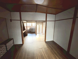 【居間・リビング】 | 奥本町１丁　中古テラスハウス | 【本日内覧可能】２ＬＤＫの暮らしやすい間取り！是非現地にてご確認ください♪