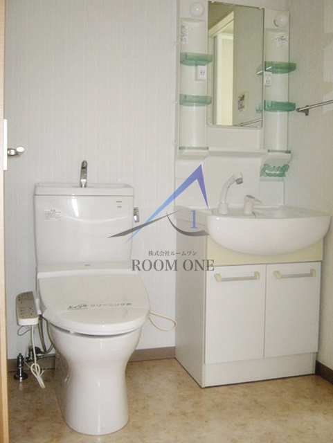 第一デュオレ　スズエの洗面所|独立洗面台です。