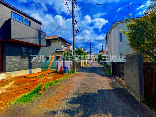 西東京市向台町2丁目 西武新宿線 田無駅 新築戸建ての前面道路含む現地写真