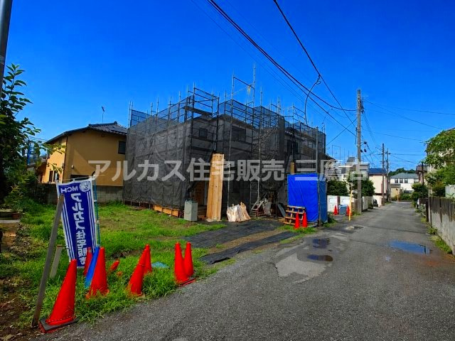 西東京市向台町2丁目 西武新宿線 田無駅 新築戸建ての前面道路含む現地写真