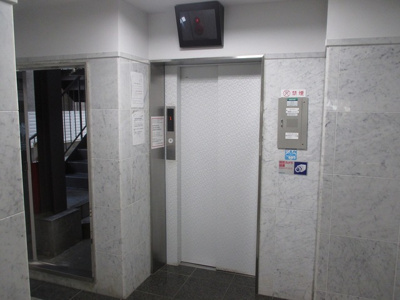 【その他共用部分】 | シティハイム新大阪 | 防犯モニターの付いたエレベーターです